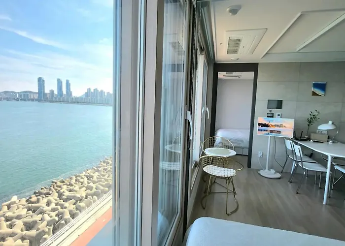 #busan #gwangalli #cozystay #gwanganbridge #sunrise #oceanview